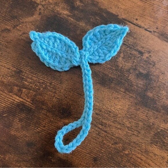 Crochet Headphone Sprout | Crochet Sprout Wrap | Crochet Wire Wrap - Picture 4 of 4